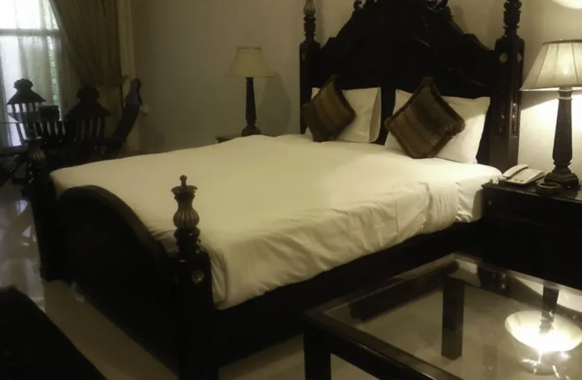MARGALLA LODGE - Image 1