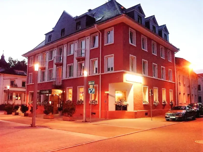 Parkhotel - Image 1