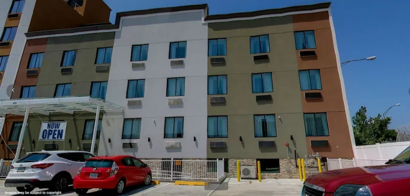JFK Rockaways Inn - Image 1