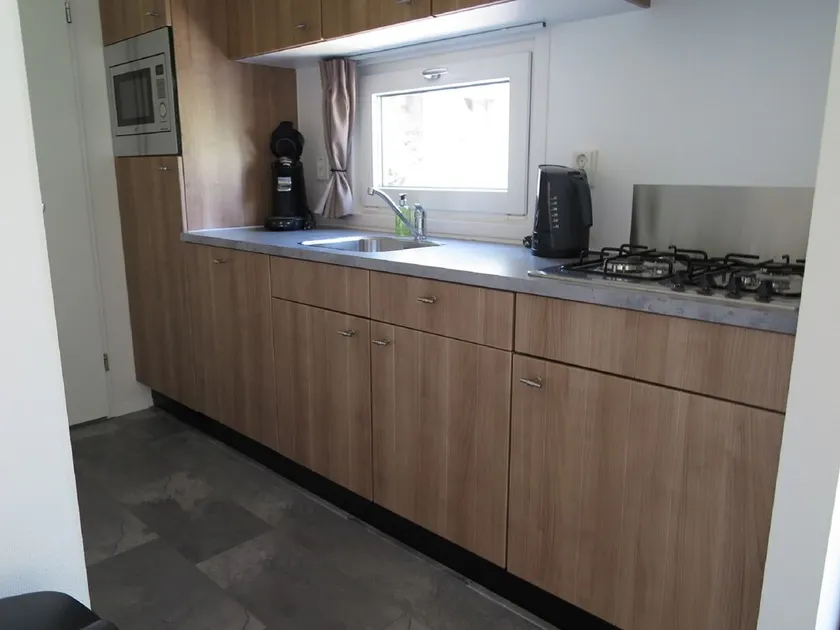 Modern chalet with dishwasher, located in nature - Image 1