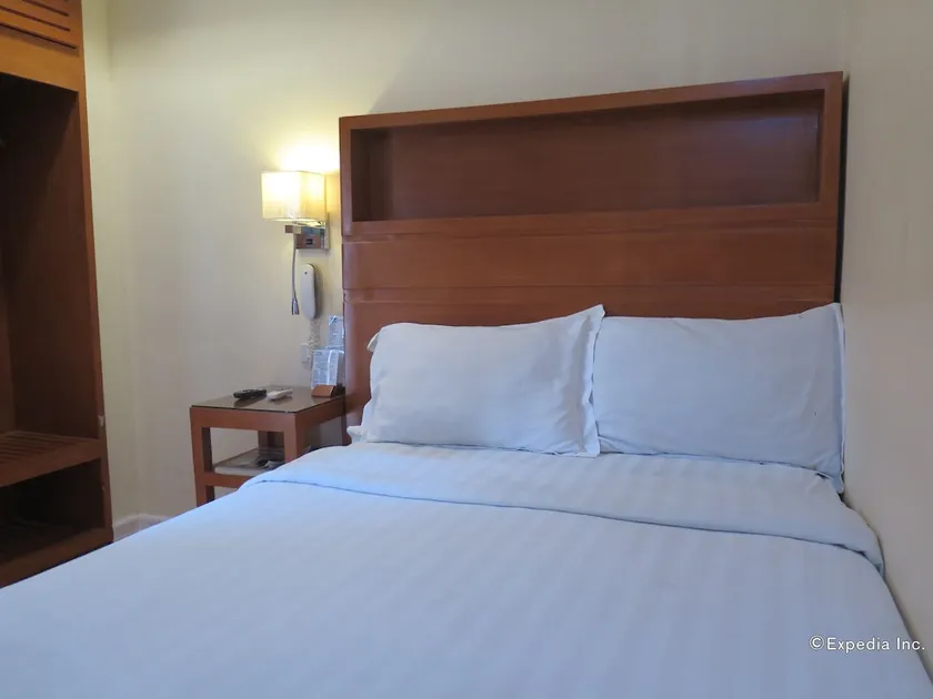 La Gloria Residence Inn - Image 1