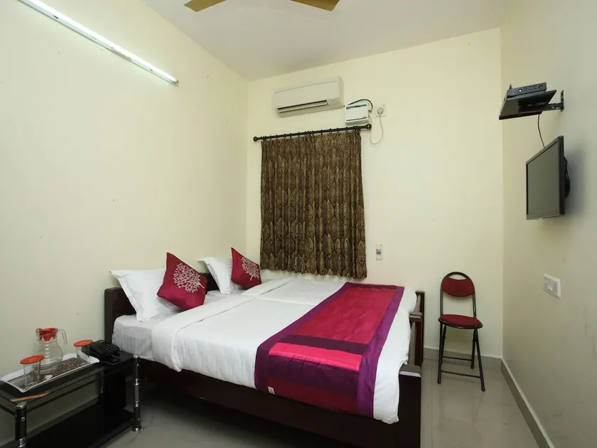 Koyambedu Chennai By OYO Rooms - Image 1