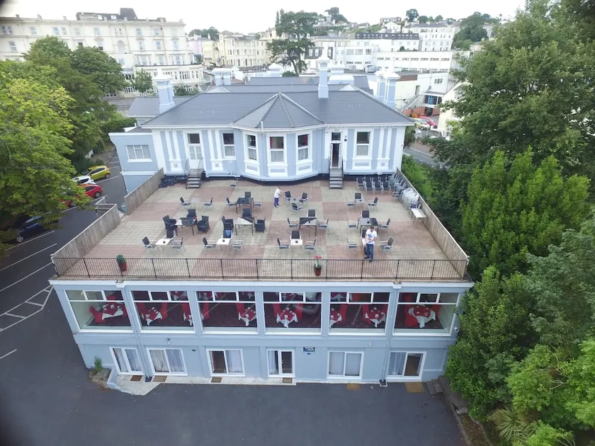 Marquis Hotel - Image 1