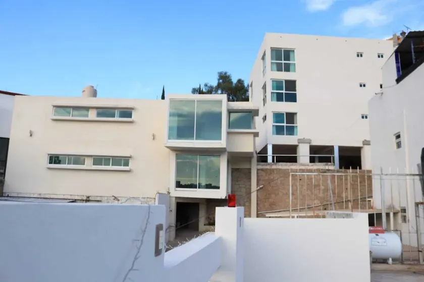 Villa Palaxs - Image 1