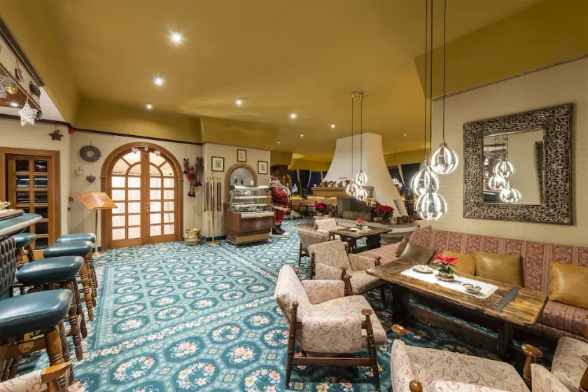 Sochers Club - Image 1