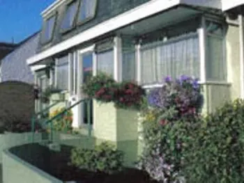 Glenview Guest House - Image 1
