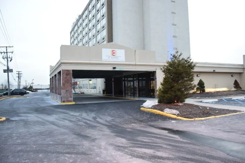 E Hotel Banquet & Conference Center - Image 1
