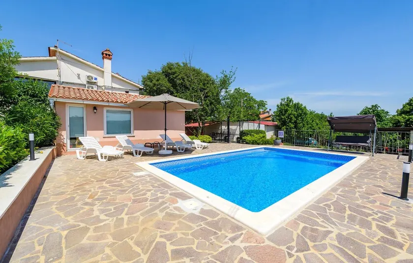 Amazing Apartment in Podpican With 2 Bedrooms, Wifi and Outdoor Swimming Pool - Image 1