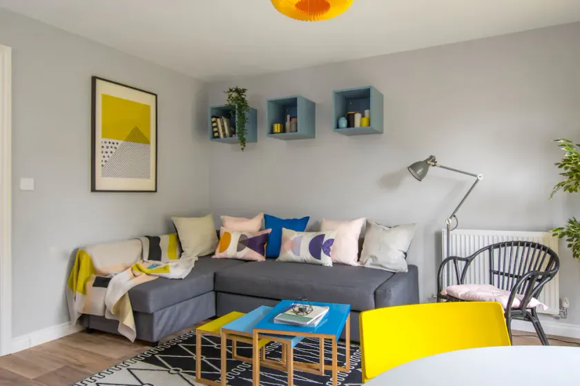 Deco spacious townhouse garden Parking Sleeps 10 - Image 1