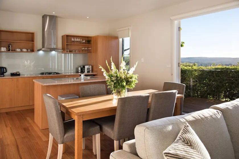 Luxe on Queensberry - Image 1