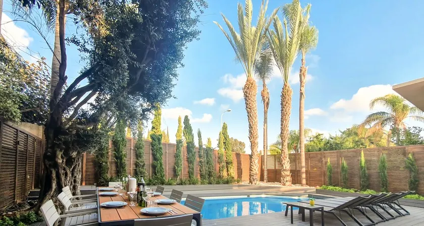 Beautiful Villa Swimming Pool 6 Bdrms H3 - Image 1
