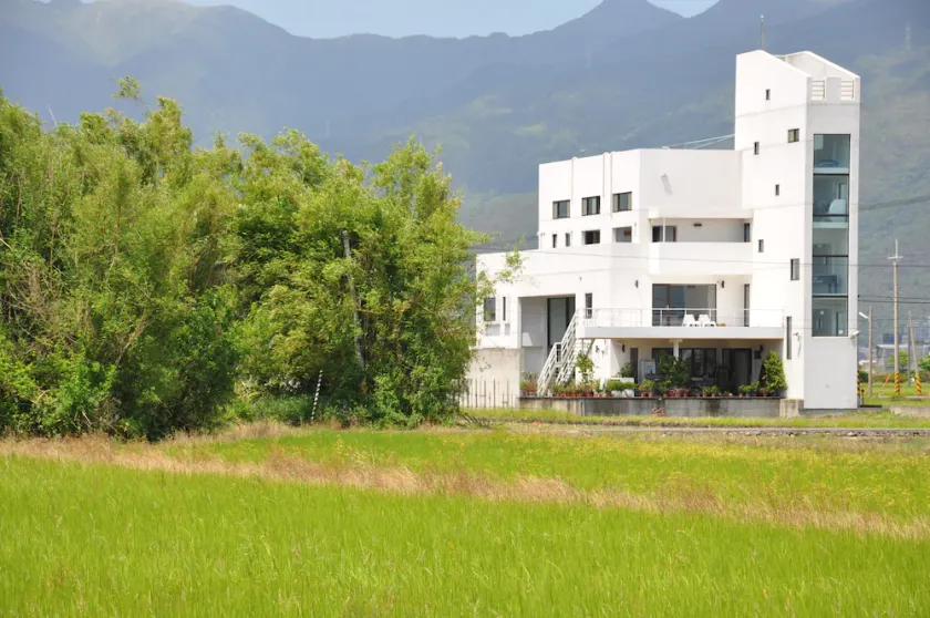 Yutian House - Image 1