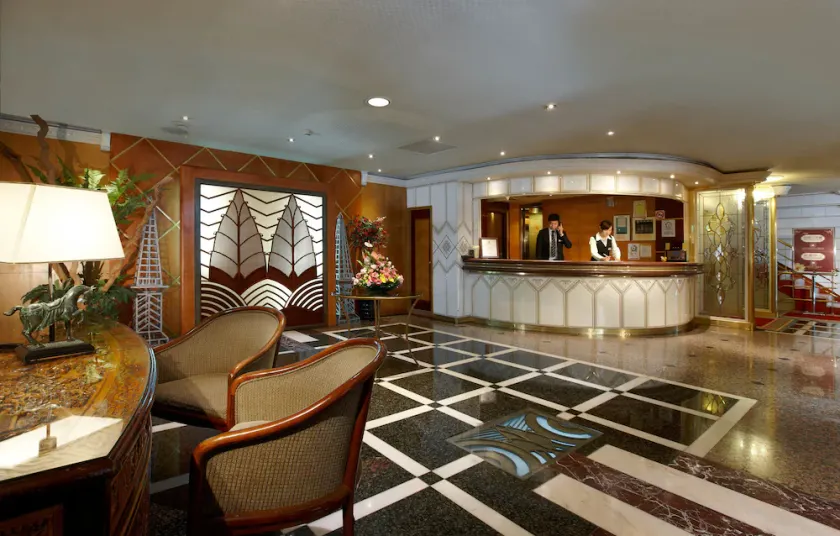 Charming Castle Hotel - Image 1
