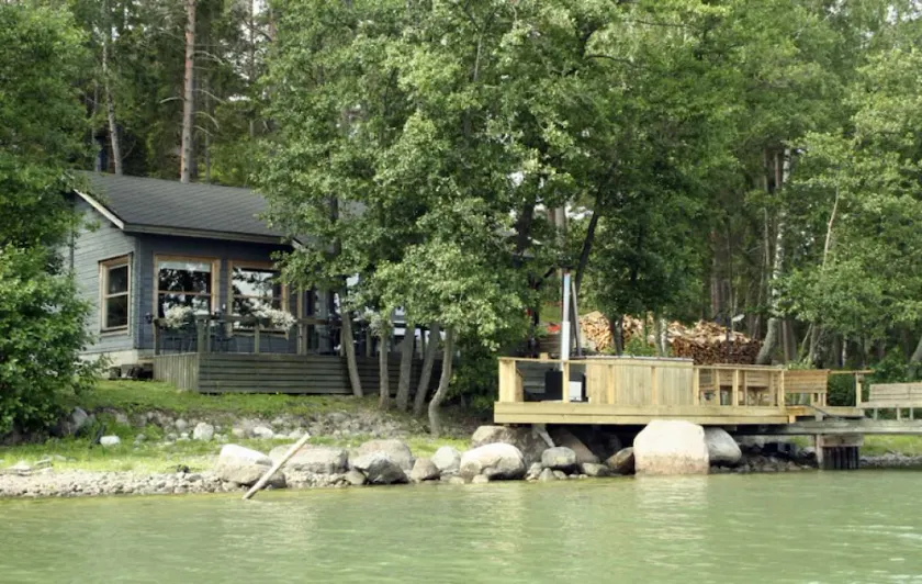 Aijalan Rusti Paratiisisaari - Image 1