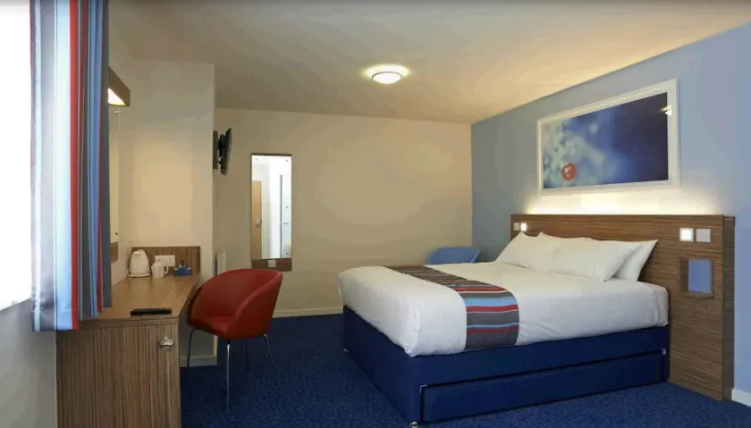 Travelodge Manchester Piccadilly - Image 1