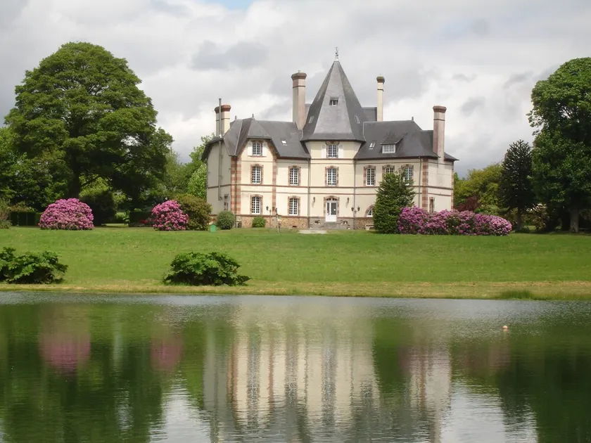 Chateau De La Hersonnière - Image 1