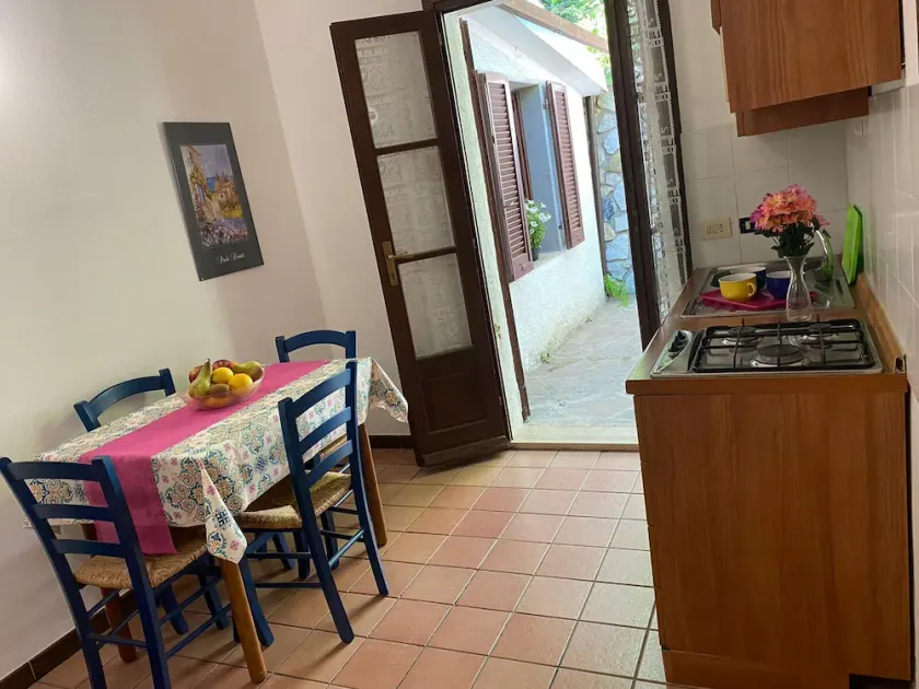 Beautiful bilo for 2 or 3 pax closed to the Innamorata beach - Image 1