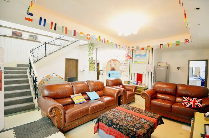 Broncos Youth Hostel - Image 1