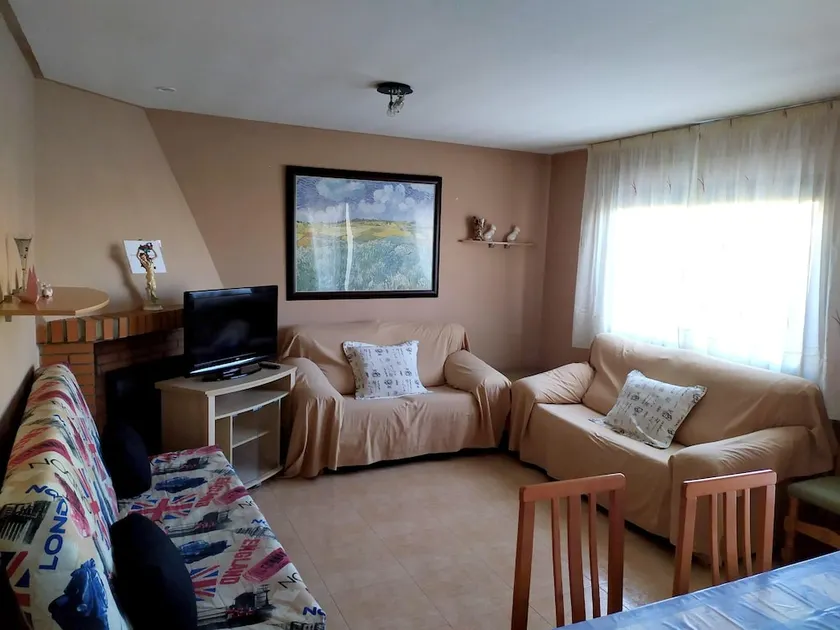 Chalet With 4 Bedrooms in Burgohondo, With Wonderful Mountain View and Enclosed Garden - Image 1