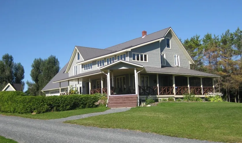 Covered Bridge Bed and Breakfast - Image 1