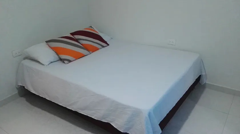 Golden Beach Apartments - Image 1