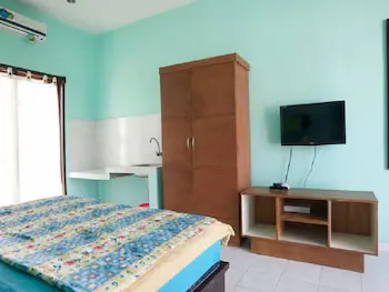 Ulunsuwi Guesthouse - Image 1