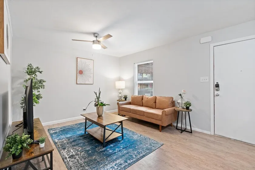 Stylish 2BR Near UT Highland Evonify - Image 1