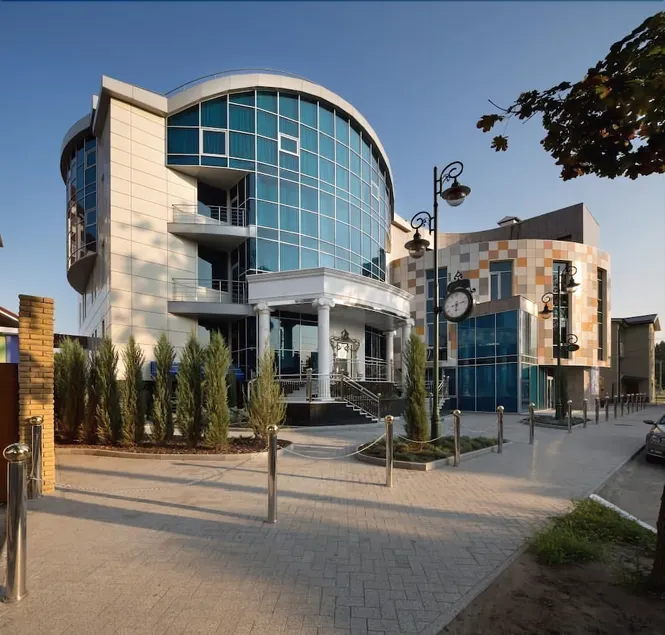 Iris Art Hotel - Image 1
