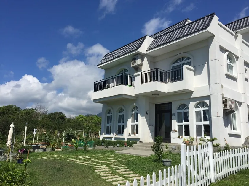 Lanshan House - Image 1