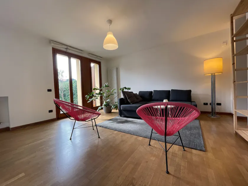 Modern Apartment, Private Garden, 25km From Milan - Image 1