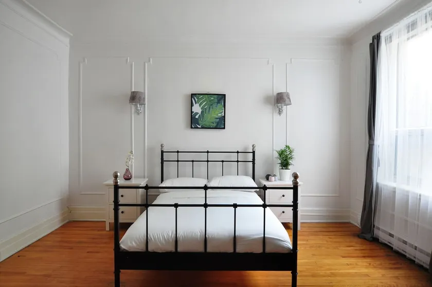 Artsy 3BR in Monkland Village by Host Kick - Image 1