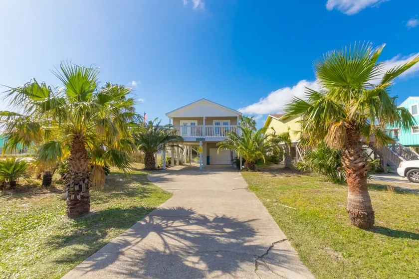Hosteeva Seaside Cottage - Image 1