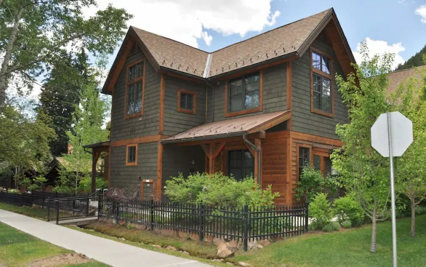 Christiana Aspen - Image 1