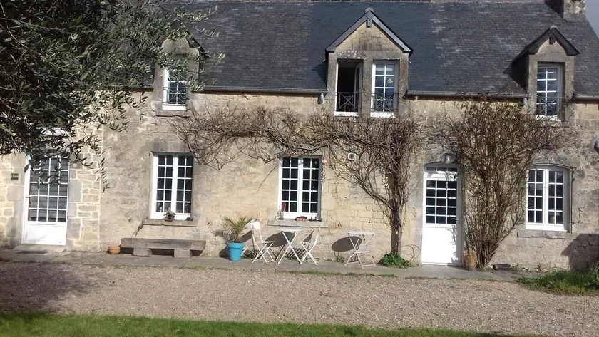 La Lamberterie Le Vitrail - Image 1