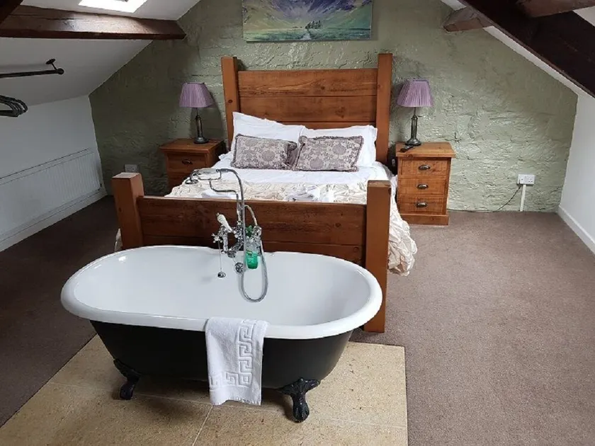 Gallery B&B - Image 1