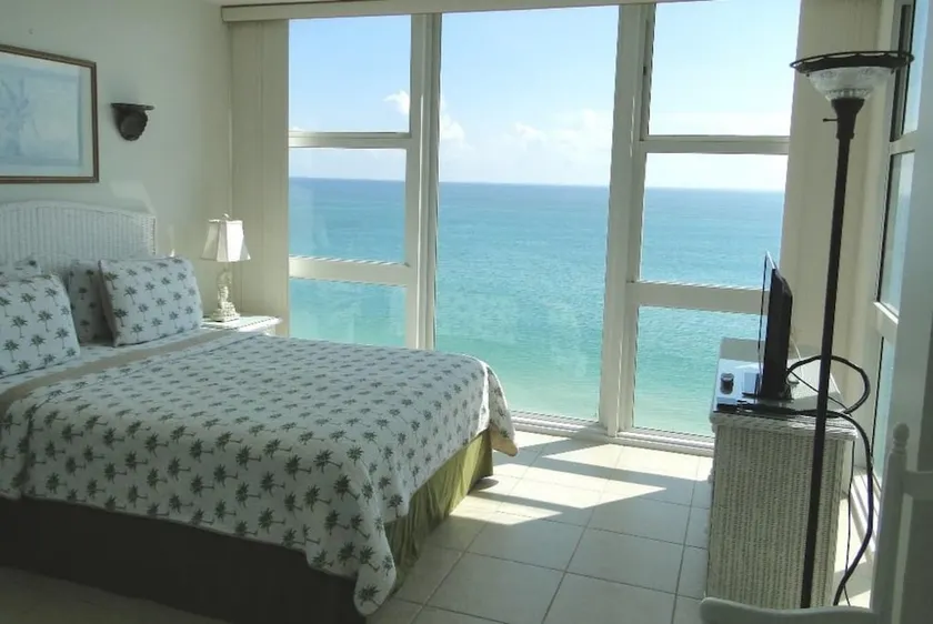 Galt Ocean Gem 2-2 Direct Ocean Views - Image 1