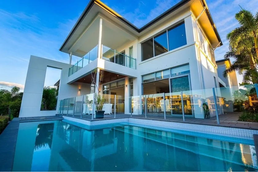Vogue Living @ Hope Island Resort - Image 1