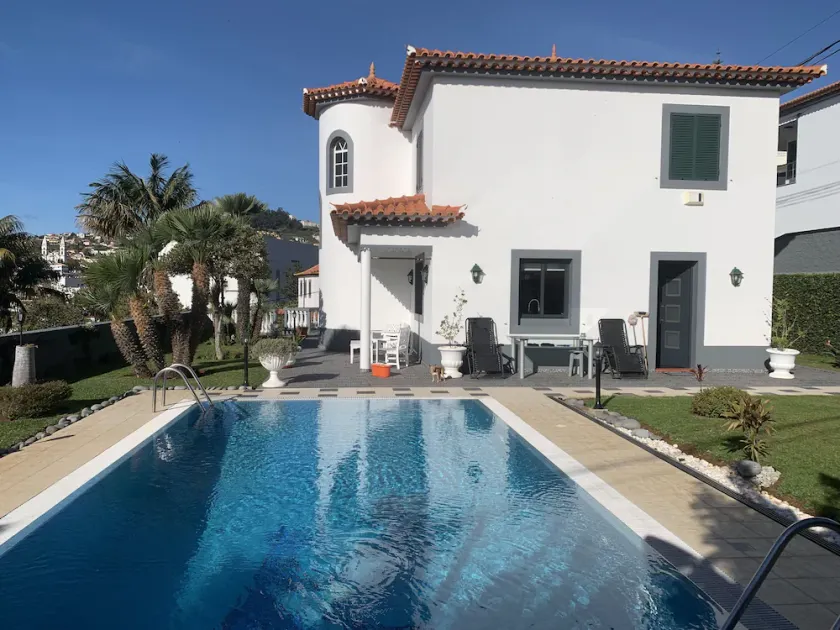 Funchal Apt- Sleeps 2 - Pool & Parking - Madeira - Image 1