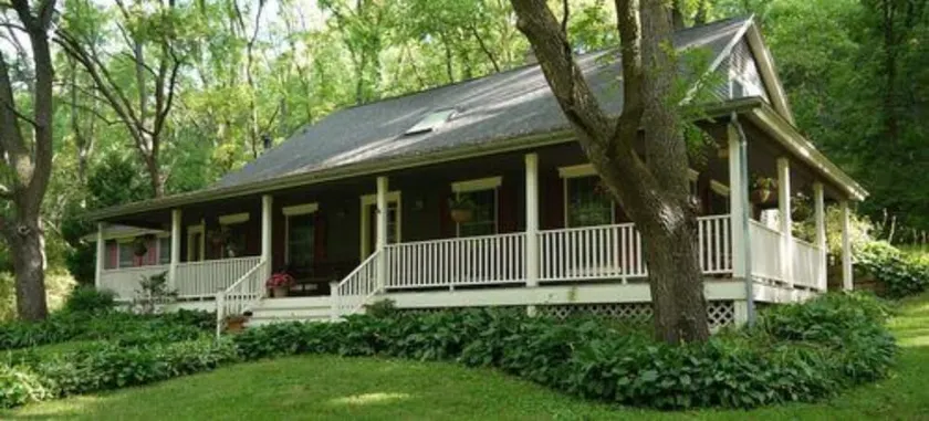Pine Hollow Inn - Image 1