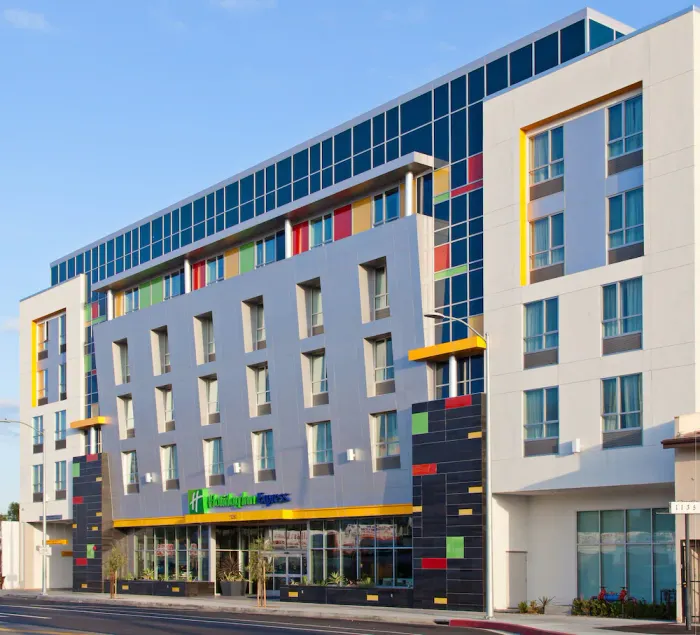 Holiday Inn Express North Hollywood Burbank Area - Image 1