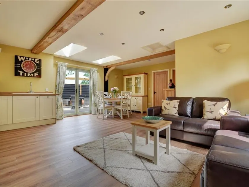 Peaceful Cottage in Reepham With Terrace - Image 1
