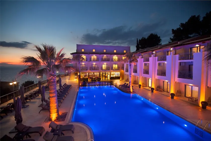 Neopol Hotel Deluxe - Image 1