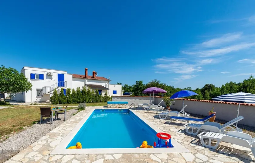 Nice Home in Trget With Wifi, 4 Bedrooms and Outdoor Swimming Pool - Image 1