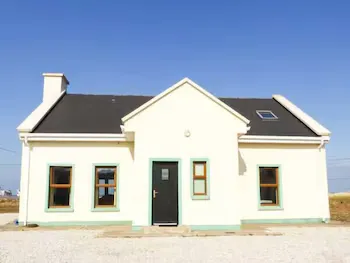 6 Strand Cottages - Image 1