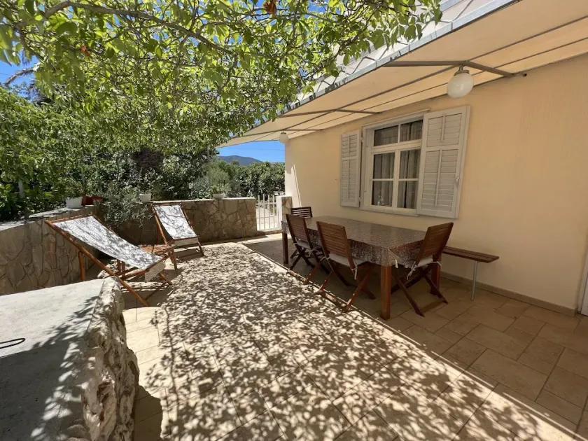 House Lara - Image 1