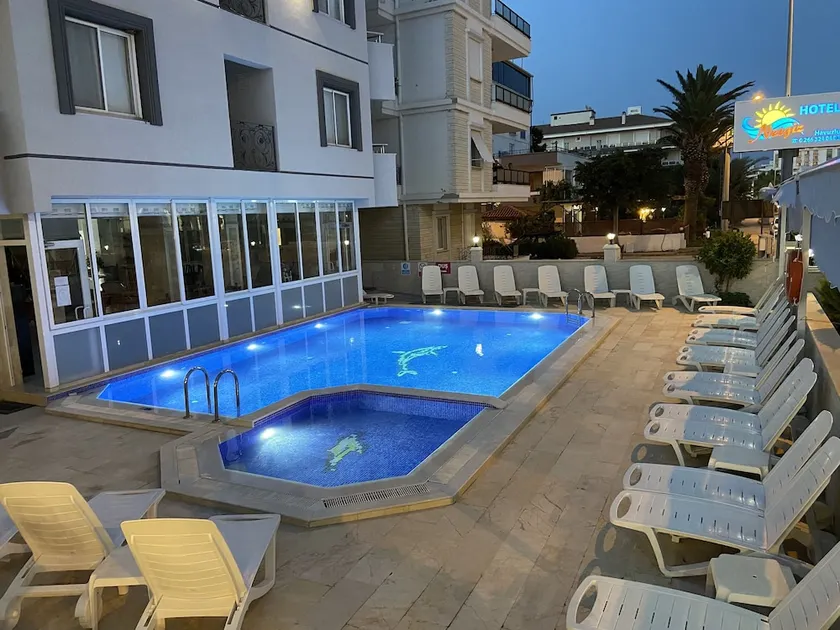 Nergiz Hotel Ayvalik - Image 1