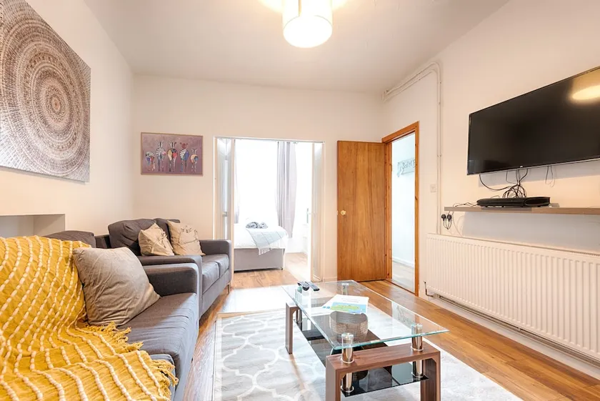Generous Home near The Liberty Stadium - Image 1