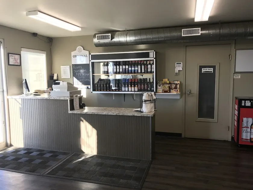Warman Hotel - Image 1