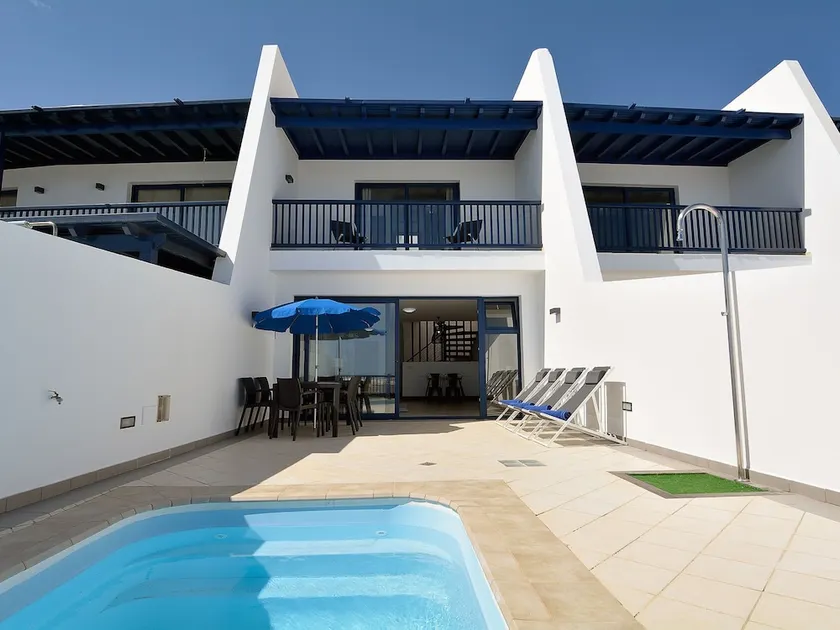 Comfortable, Attached Holiday Home With Private Pool and Near the sea - Image 1