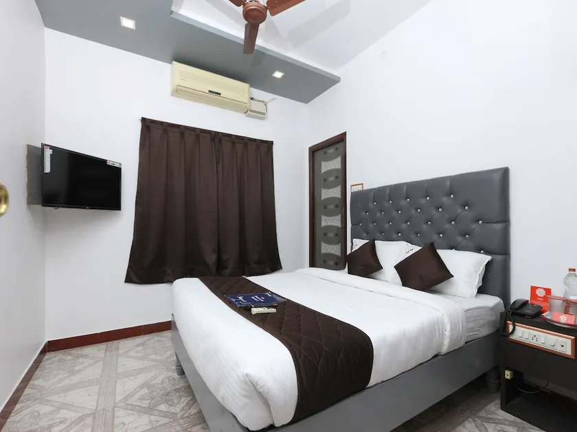 Venkateswara Vilasam By OYO Rooms - Image 1